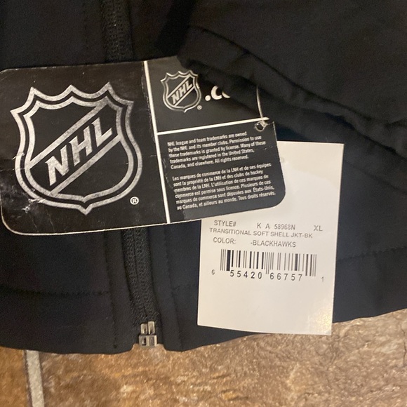 NWT ChicagoBlackhawks softshell black jacket youth18 comparable mens see chart - Picture 4 of 7
